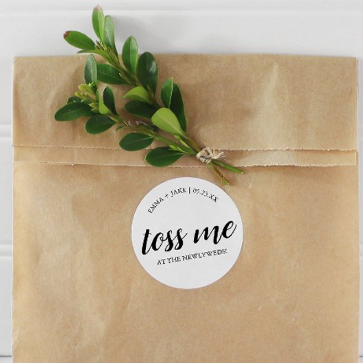 Aufkleber mit Namen und Datum hochgeheiratet