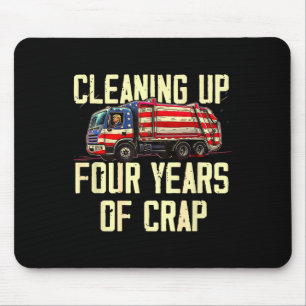 Aufräumen von vier Jahren harten Trumps Mülleimer Mousepad