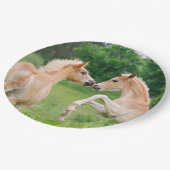 Aufrichtende Haflinger Pferdeniedliche Fohlen, Pappteller (Schrägansicht)