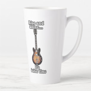 Aufstehen und strahlen. Es ist Gitarrenzeit. Vinta Milchtasse