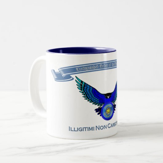 Auftrag der blauen Falke-Tasse Zweifarbige Tasse (Vorderseite Links)