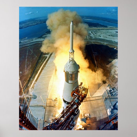 Auftrieb des Apollo 11 Saturn V Weltraumfahrzeugs Poster (Vorne)