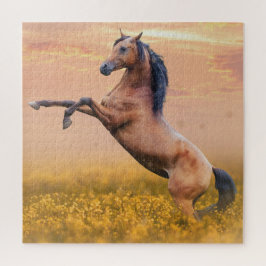 Aufzuchtpferd auf einem Gebiet von Blume Puzzle