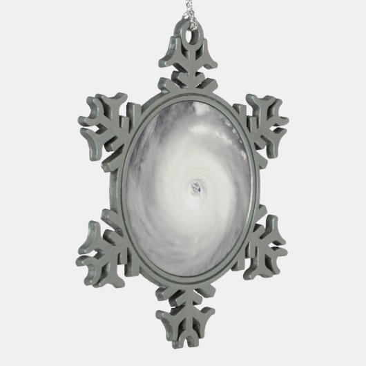 Auge des Hurrikans Schneeflocken Zinn-Ornament (Links)