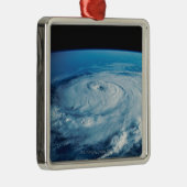 Auge eines Hurrikans Ornament Aus Metall (Rechts)