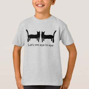 Auge zu Auge zwei schwarze Katzen T-Shirt