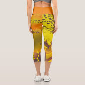 Augenbrauen-Orangenleopardenmuster Capri Leggings (Rückseite)