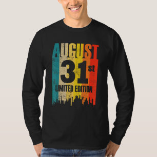 August 31 Limited Edition Monat 8 31. Tag Retro V T-Shirt