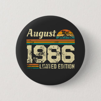 August Geburtstag Benutzerdefiniertes Jahr Button