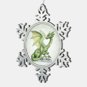 Augusts Geburtssteingebürgerdrache: Peridot Schneeflocken Zinn-Ornament (Rechts)