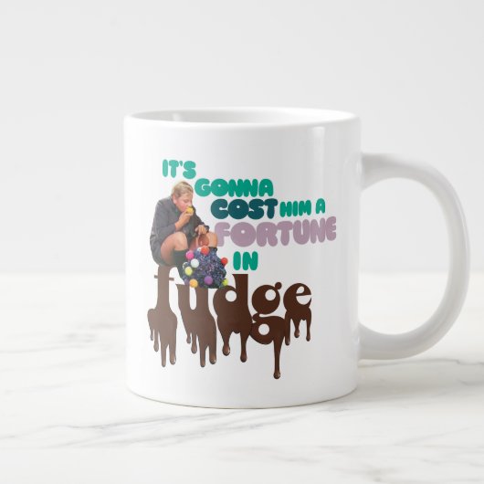 Augustus Gloop - Ein Glück in Fudge Jumbo-Tasse (Rechts)