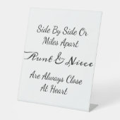 Aunt & Niece Quote – Side By Side or Miles Apart Sockelschild (Vorderseite)