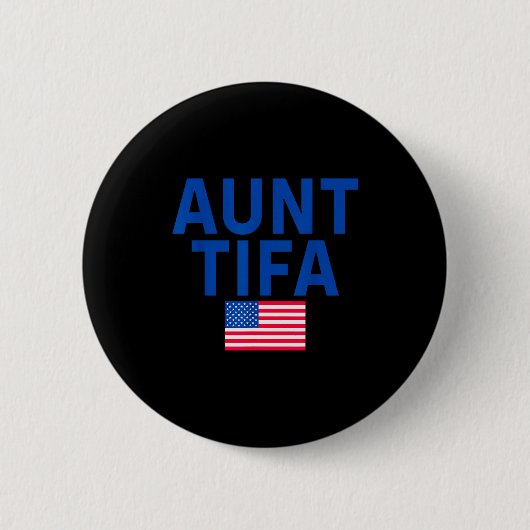 Aunt Tifa  Button (Vorderseite)