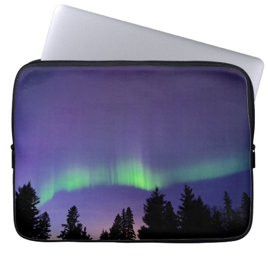 Aurora Borealis & Trees | Manitoba, Kanada Laptopschutzhülle (Vorderseite)