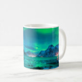 Aurora borealis über der Meeresküste, schneebedeck Kaffeetasse (VorderseiteRechts)