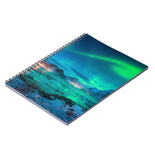 Aurora borealis über der Meeresküste, schneebedeck Notizblock (Linke Seite)