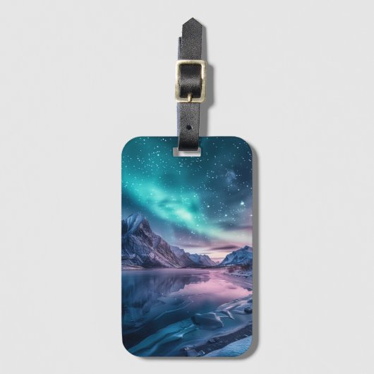 Aurora Borealis Über die verschneiten Berglandscha Gepäckanhänger (Vorderseite Vertikal)