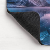Aurora Borealis Über die verschneiten Berglandscha Mousepad (Ecke)