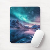 Aurora Borealis Über die verschneiten Berglandscha Mousepad (Mit Mouse)