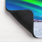 Aurora borealis über gefrorenem See Laberge, Yukon Mousepad (Ecke)