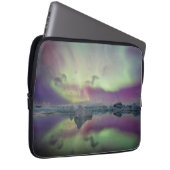 Aurora Lights Reflect Lagoon | Island Laptopschutzhülle (Vorne Rechts)