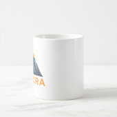 Aurora Mountain Sunrise Logo – Outdoor Adventure Kaffeetasse (Mittel)