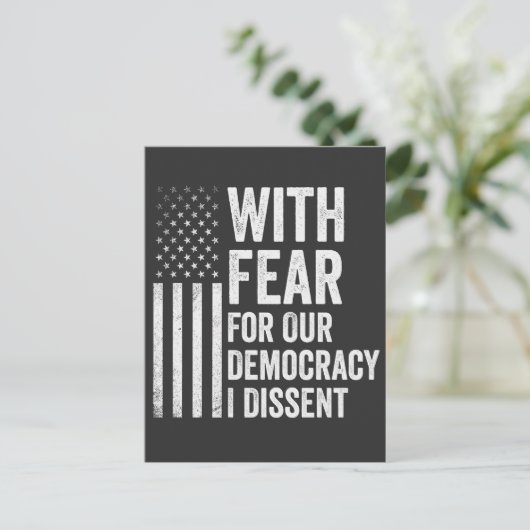 Aus Angst vor unserer Demokratie verweigere ich Am Postkarte (Stehend Vorderseite)