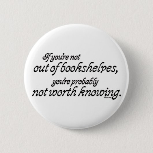 Aus Bücherregalen heraus Button (Vorderseite)