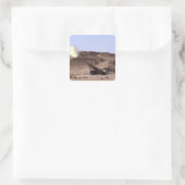 Aus dem Maultier entstehen Flammen und Rauch Quadratischer Aufkleber (Tasche)