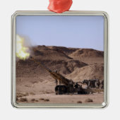 Aus dem Maultier entstehen Flammen und Rauch Silbernes Ornament (Vorne)