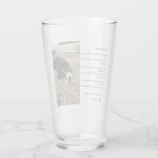 Aus dem Schwarz-Weiß-Foto des Hundes Glas (Rückseite)