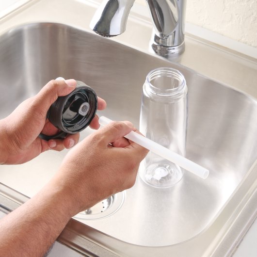 Aus der Straße Trinkflasche (absteigend)