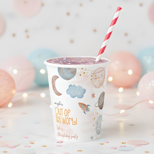 Aus diesem Weltraum-Abenteuer-Kindergeburtstag Pappbecher