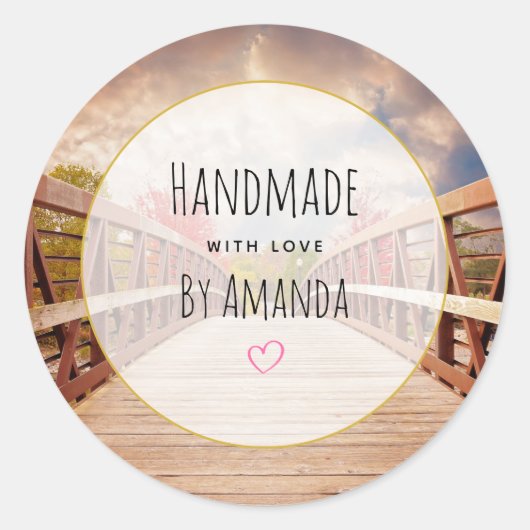 Aus Liebe Rustikale Holzbrücke im Land Runder Aufkleber (Vorderseite)