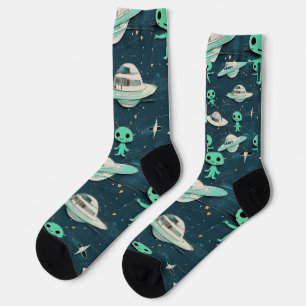 Aus Papier ausgeschnittene Aliens und UFOs Socken