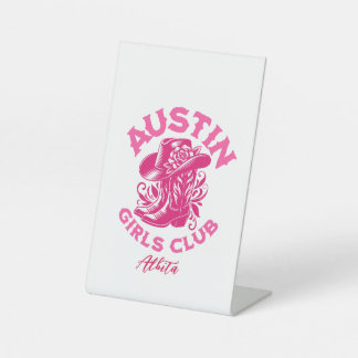 Ausbruch letzte Rodeo Girls Club Sockelschild