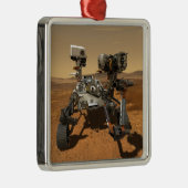 Ausdauerrenderung auf der Oberfläche von Mars. Ornament Aus Metall (Rechts)