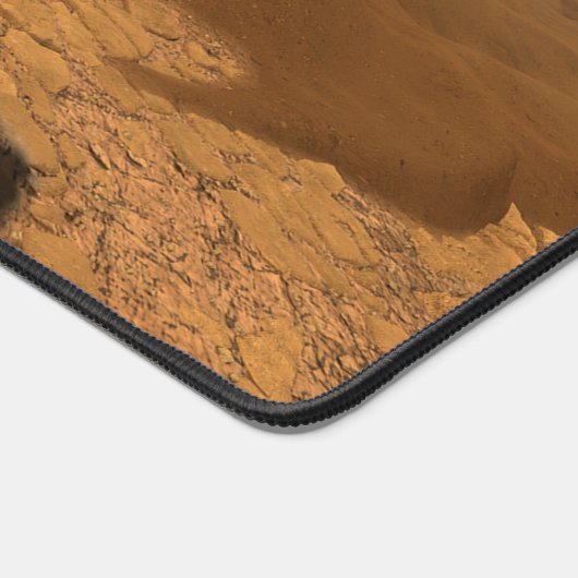 Ausdauerrenderung auf der Oberfläche von Mars. Schreibtischunterlage (Ecke)