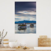 Ausflugsboote auf der Bucht von Seno Ultima Espera Poster (Küche)