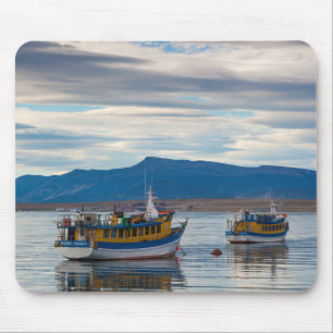 Ausflugsschiffe in der Seno Ultima Esperanza-Bucht Mousepad