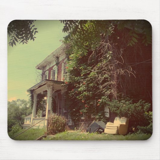 Ausgebaute Hausmöbel inbegriffen Mousepad (Vorne)