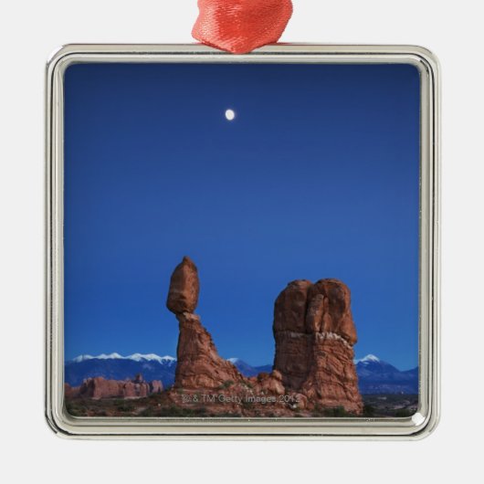 Ausgeglichener Felsen Silbernes Ornament (Vorne)