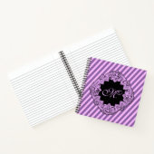 Ausgeklügelter rosa Streifen Mit Monogramm Notizbuch (Innenseite)