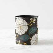 Ausgeklügeltes Blumenmuster mit weißen Blüten Tasse (Zentrum)