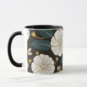 Ausgeklügeltes Blumenmuster mit weißen Blüten Tasse (Links)