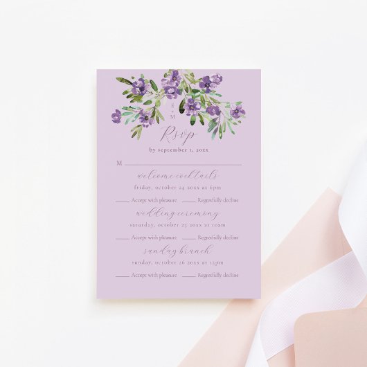Ausgeklügeltes, klassisches Violet-Flora-Multierei RSVP Karte