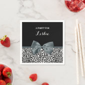 Ausgereifter Leopard Print Graue Bow mit Namen Serviette (Beispiel)