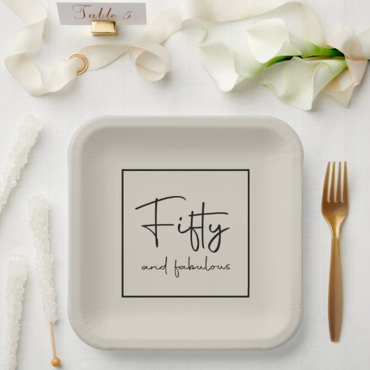 Ausgereiftes, modernes Skript Elfenbeinfünfzig & f Pappteller (Hochzeit)