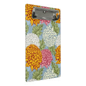 Ausgezeichnetes Muster mit Chrysanthemen Mini Klemmbrett (Schrägansicht)