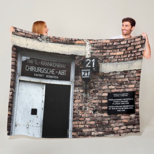 AUSHWITZ PRISON CAMP FLEECEDECKE (Beispiel)